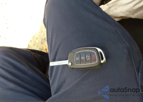 2017 Hyundai Santa Fe Sport 2.4L z USA, uszkodzony, nr VIN 5NMZU3LB8HH019112